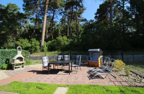 Zempin Apartment | Beachfront apartment w. Terrace, sauna, wallbox, perfect for child+dog, fully fenced