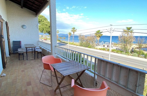 Toulon - Hyeres Apartment | Beautiful 3-bedroom (sleeps 8) located on the seaside facing Porquerolles island