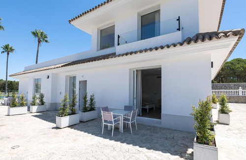 Brena y Marismas de Barbate Natural Park Apartment | Beautiful apartment with outdoor pool, located very close to beautiful nature and only 3 km from the