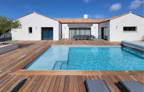 Barbatre House | Beautiful Beach Front Home In Barbâtre
