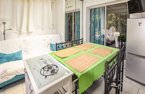 Donzere House | Beautiful home in Donzère with WiFi
