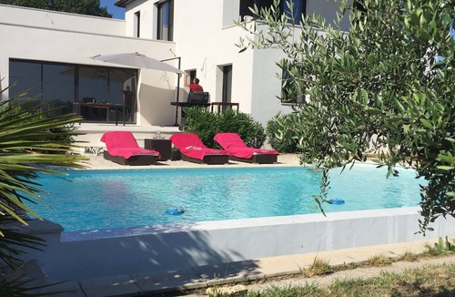 Barjac House | Beautiful house with heated infinity pool overlooking Barjac