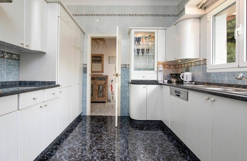 Trencall Villa | Beautiful private villa for 8 guests with WIFI, private pool, A/C, TV, patio and pets allowed