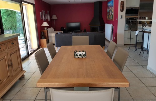 Peypin Villa | Beautiful south facing villa with large pool