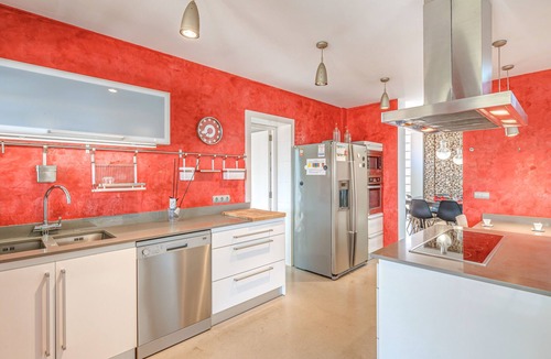 Porreres Villa | Beautiful Villa Ronda Estación with Pool, Terrace, Garden, Wi-Fi & Air Conditioning; Street Parking Available