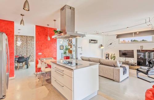 Porreres Villa | Beautiful Villa Ronda Estación with Pool, Terrace, Garden, Wi-Fi & Air Conditioning; Street Parking Available