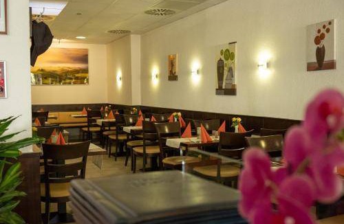 Rosbach vor der Hoehe Bed & Breakfast | Bed and breakfast ∙ 3 guests
