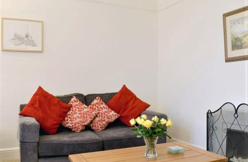 Bury St Edmunds House | Beech Tree Cottage with free parking