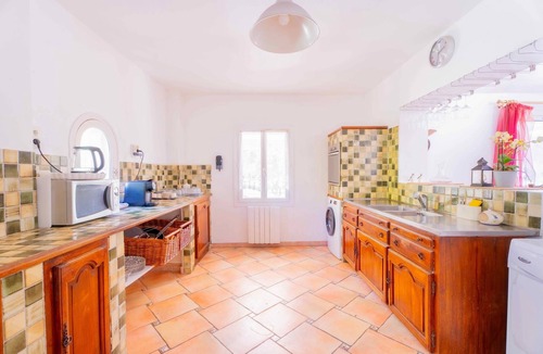 Grans Villa | Belle Villa Provençale Dans Parc Paysagé de 2Ha Avec Piscine, Sauna, Balnéo