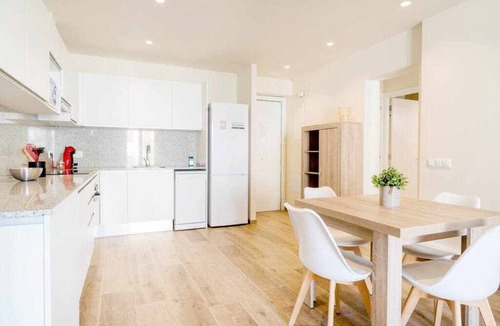 Besalu Apartment | Besalu 2-1 New stylish apt on Plaça Llibertat