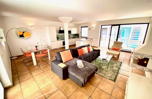 Bahia Calma House | Big bungalow w/private pool, few min. from the sea, protected inner courtyard