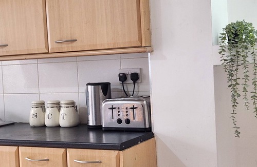 Great Barr House | Birmingham Contractor Stay, 5 Bed, Private Parking, Near M6, Groups
