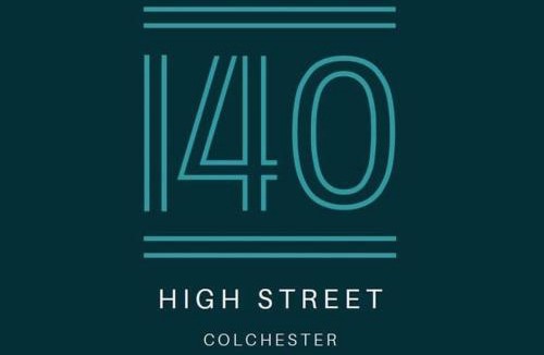 Colchester Apartment | Blanco Uno