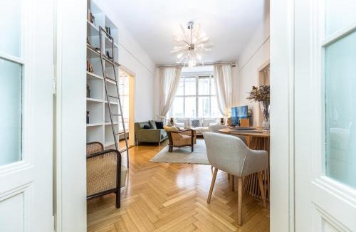 Josefov Apartment | Bohemian charm apartment by Paris Avenue 1
