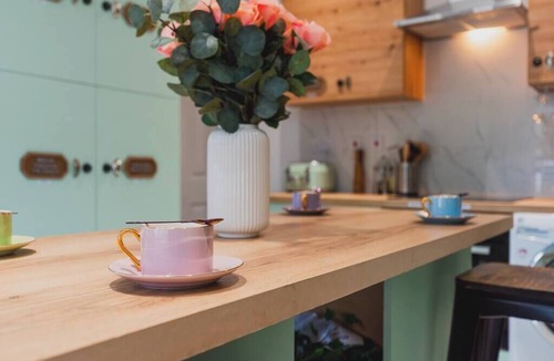 Sneinton Apartment | Break through the dance at Baila Casa