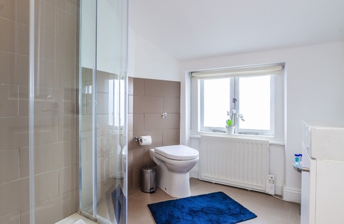 Lancaster Gate Apartment | Bright and Modern Studio, Prestigious Paddington