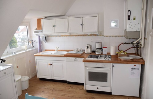 Region Hannover District Apartment | Bright apartment in Hemmingen. Exhibition center 10km away. Fast Wi-Fi for free.