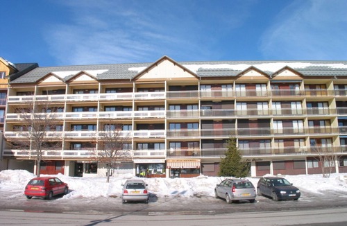 La Toussuire Apartment | Bright studio 4 pers, south balcony, near slopes and shops, ski locker, equipped kitchen