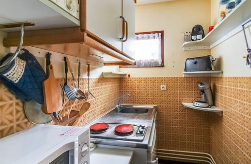 Cauterets Apartment | Bright T2 Apartment with Private Parking, Sleeps 4, Balcony, Near Ski Lifts