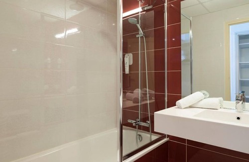 Tulle Hotel | Brit Hotel confort Le Limouzi Tulle