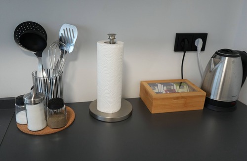 Berenbostel Apartment | Business & Trade Fair Apartment - Fitters - 3 rooms - Balcony - Kitchen - NO3