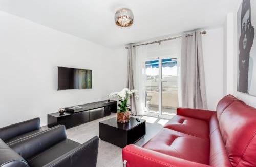 Puerto Banus Apartment | by RIVA - Gorgeous 2 Bedroom Apartment in Centre of Puerto Banus