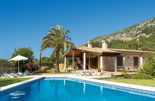 Crestatx Villa | CADELL PETIT. Charming house a short drive away from Pollensa