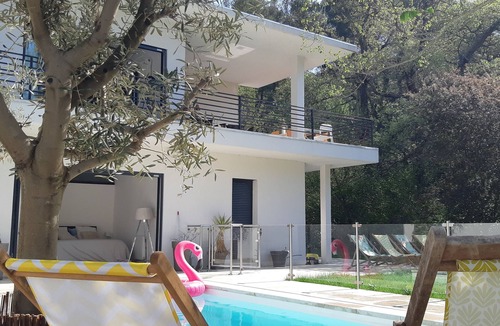 Nord House | Californian villa with heated pool, 5 minutes from town center