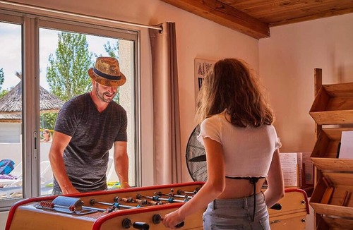 Albaron House | Camping Le Crin Blanc *** - Cozy 3-room mobile home for 4 adults and 1 child under 12
