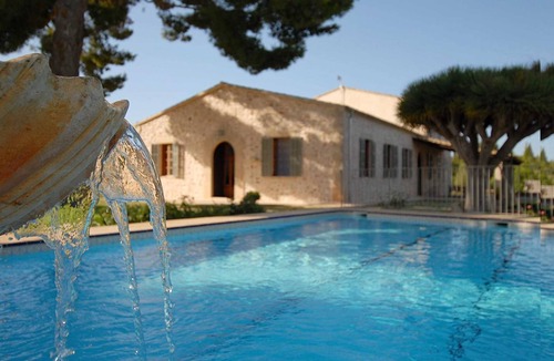 Portocolom Cottage | Can Cirerol, spacious house with pool in Porto Colom, Mallorca