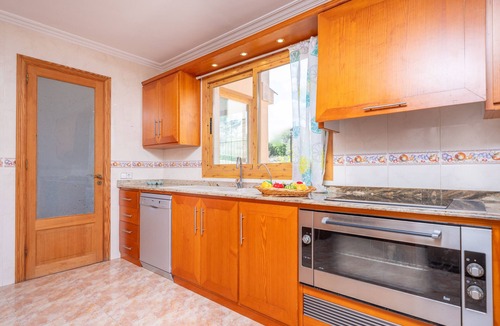 Costitx Villa | CAN KALET - Lovely village house with private pool and free WiFi