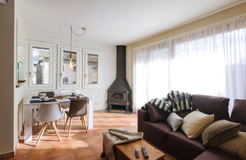 Sant Esteve d'en Bas Apartment | Can Trona Apartment 1B