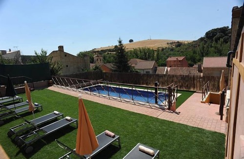 Monasterio Cottage | Casa Amapola, El Rincón de Monasterio & SPA for 2 people