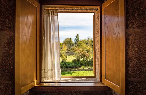 A Airoa House | CASA DAS XACIAS STONE HOUSE IN RIBEIRA SACRA