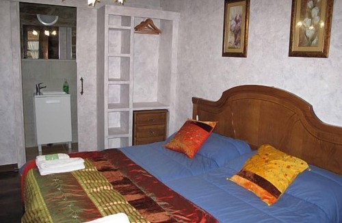 Navia de Suarna Hostel | Casa do Catalán for 19 people