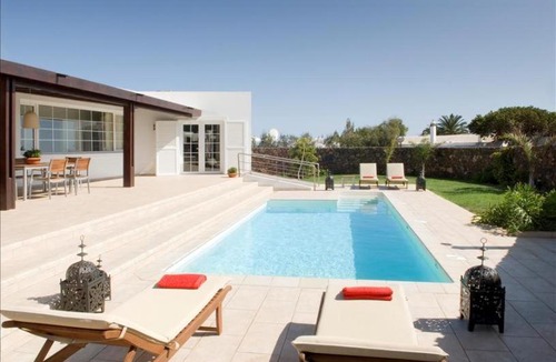 Los Mojones Villa | Casa Janubio Dos - Elegant 3 Bedroom villa - WIFI and Air Conditioning - Perfect for families