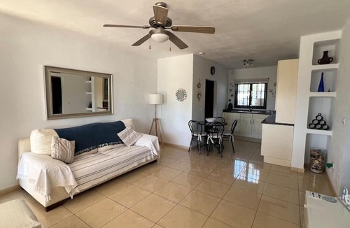 Los Pocillos Apartment | Casa Mo, 2 bedroom apartment close to the beach