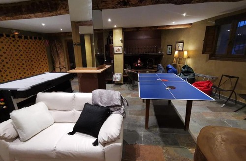 Los Rabanos Villa | Casa Rural con Jacuzzi, BBQ, chimenea y mucho mas