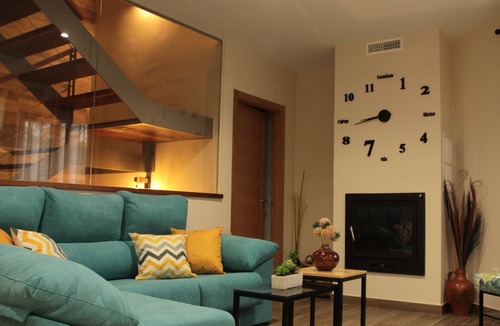 Villar de Plasencia Cottage | Casa Rural con Chimenea Interior, Terraza con Barbacoa y Vistas a la Montaña