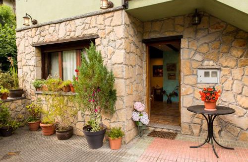 Paniceres House | Casa Rural Les Cabañes
