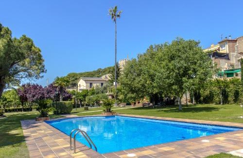 Santa Oliva Villa | Catalunya Casas Unique sanctuary with extra large pool!