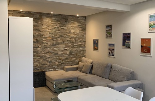 Tournon-sur-Rhone Apartment | Ce Logement Familial est Proche de Toutes Commodités et Sites Touristiques
