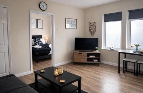 Swindon Apartment | Central