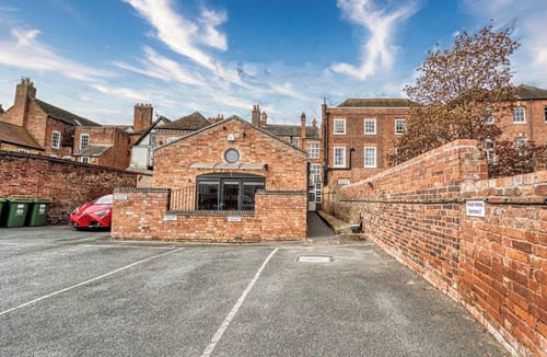 Barbourne Apartment | Central Worcester Apartment - Free Parking, 1 Bed