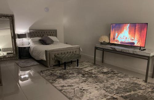 Llandaff North Ski Chalet | CF14