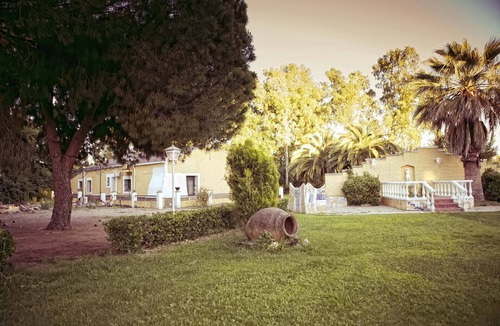 Puebla de la Calzada Villa | Chalet, 4 rooms, pool .