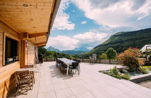 Thoiry Ski Chalet | CHALET DE LA FOUGERE 15 PERS 180M2 BAUGES
