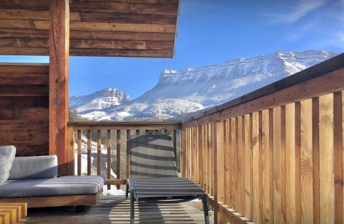 Saint-Pierre-d'Entremont Ski Chalet | Chalet Emeraude des Alpes - OVO Network