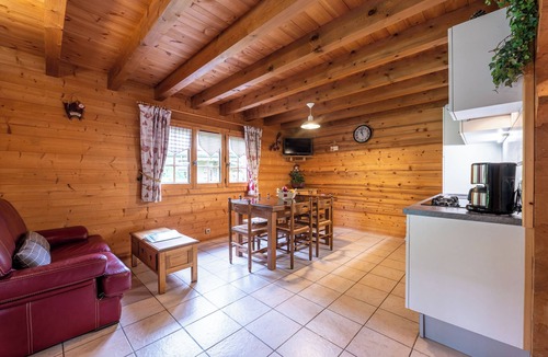 Alex Ski Chalet | Chalet 'Mitoyen 4 Personnes' with Mountain View, Private Terrace and Wi-Fi