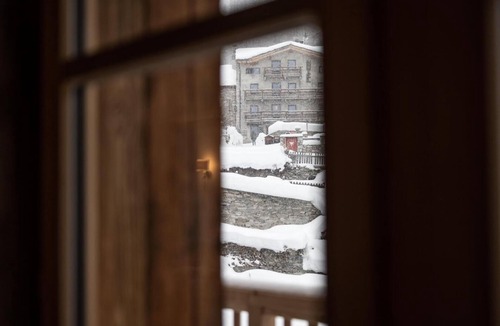 Le Fornet Ski Chalet | Chalet, wifi, 200m from ski slopes, view mountain, sauna, terrace, balcony, fireplace or stove